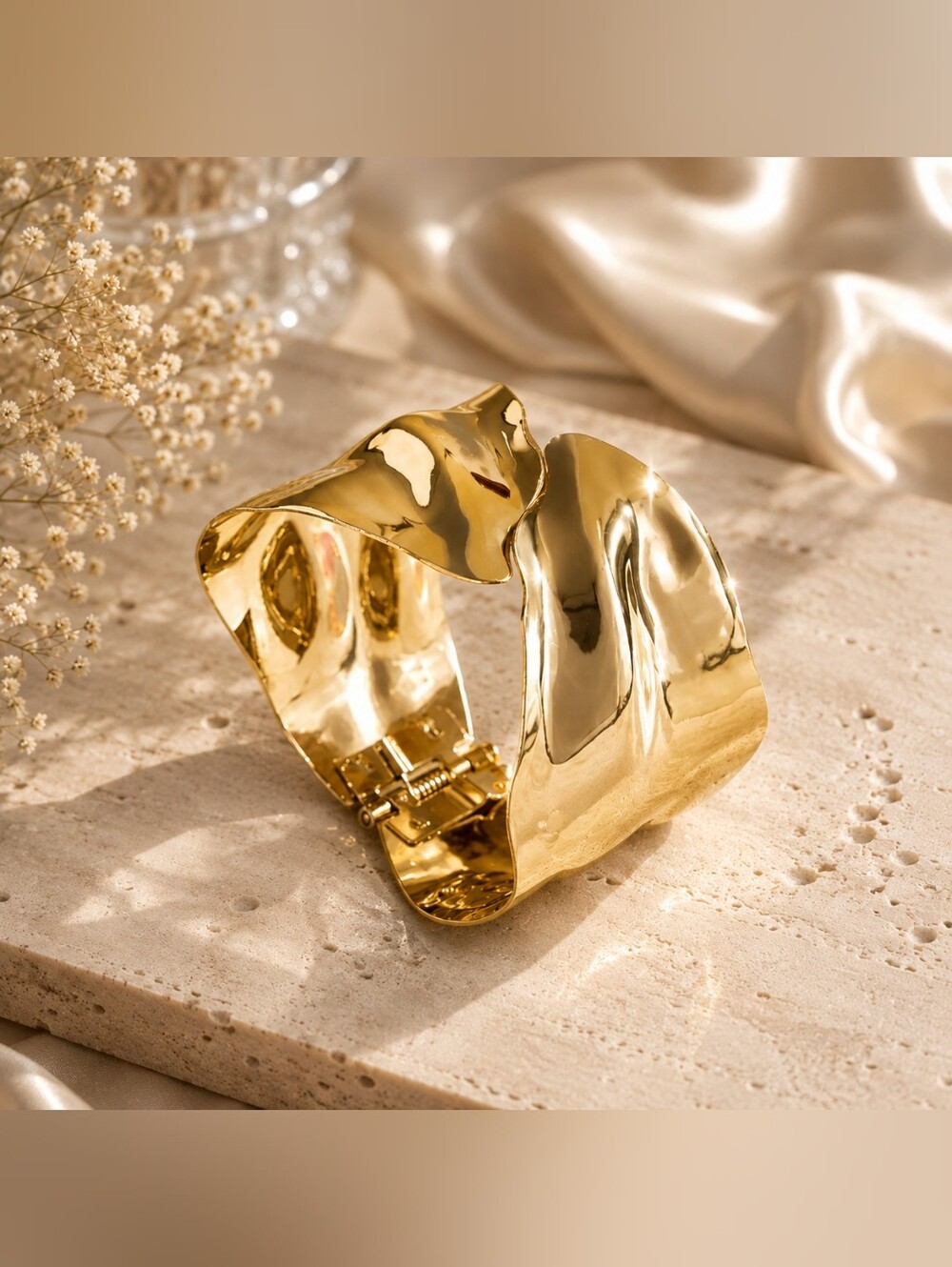 Luminary Wave Gold Abstract Contour Cuff